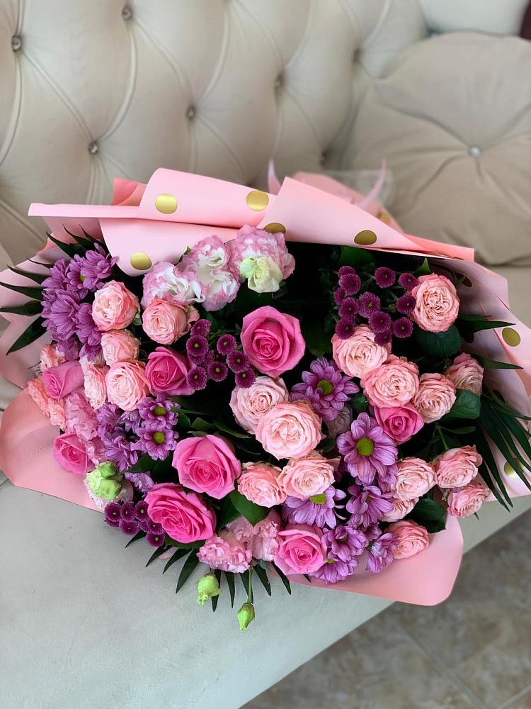 Букет цветов из: Хризантемы, Розы и Лизиантусы в Старая Ведуге