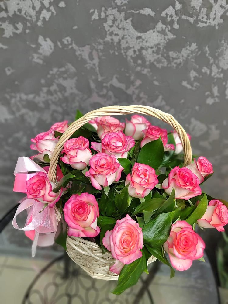 Цветочная композиция из Розы в корзине в Старая Ведуге