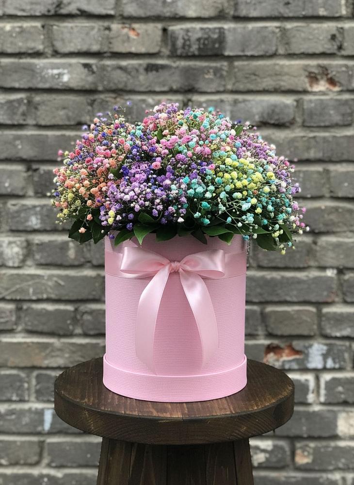 Цветочная композиция из Гипсофила и Розы в шляпной коробке в Старая Ведуге