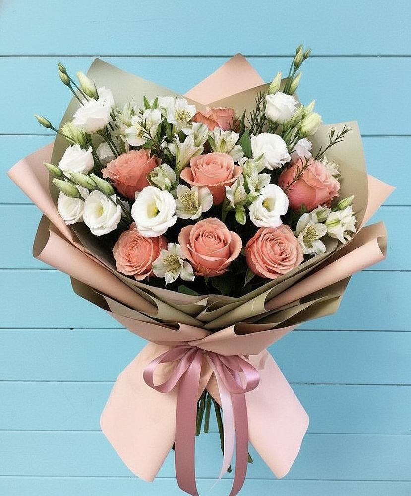 Букет цветов из: Розы, Альстромерии и Лизиантусы в Старая Ведуге