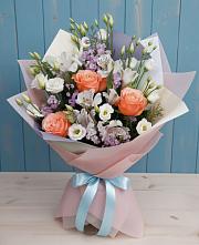 Букет цветов из:  Лизиантусы, Розы, Альстромерии и Гипсофила в Старая Ведуге