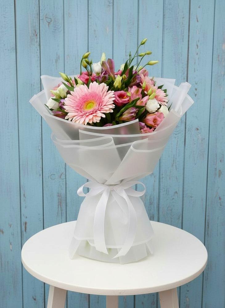 Букет цветов из: Герберы, Альстромерии и Лизиантусы в Старая Ведуге