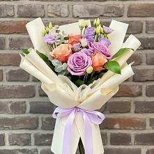 Букет цветов из:  Лизиантусы и Розы в Старая Ведуге