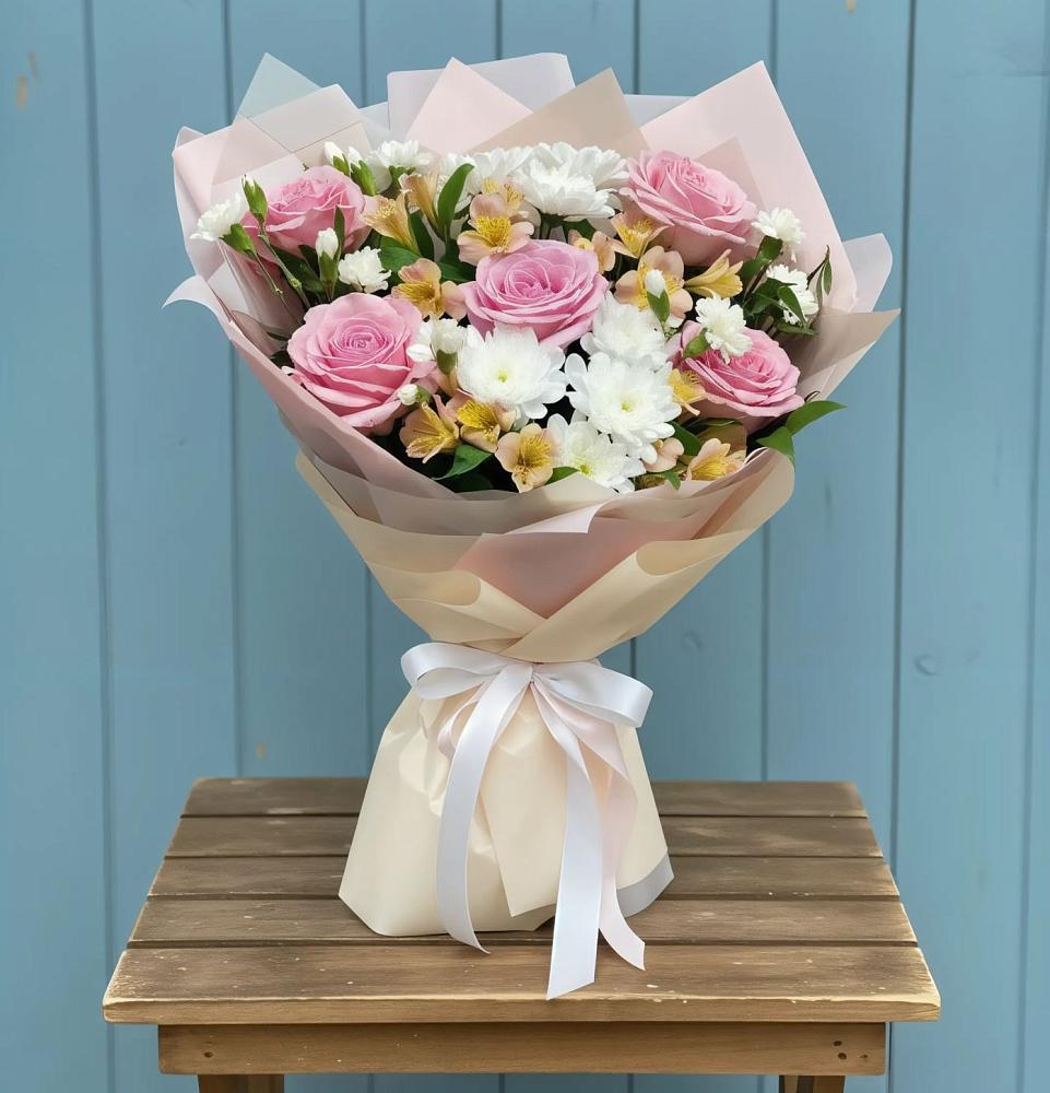 Букет цветов из: Гвоздики, Орхидеи и Розы в Старая Ведуге