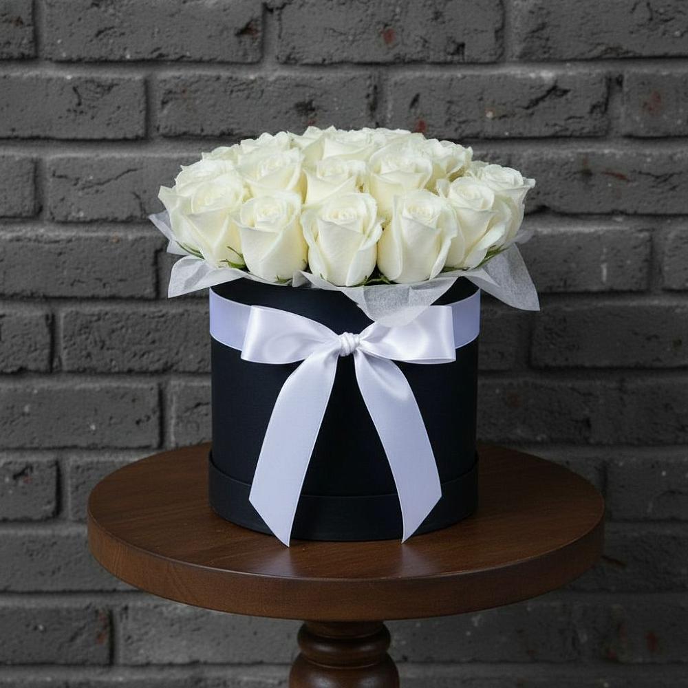 Цветочная композиция из Розы в шляпной коробке в Старая Ведуге