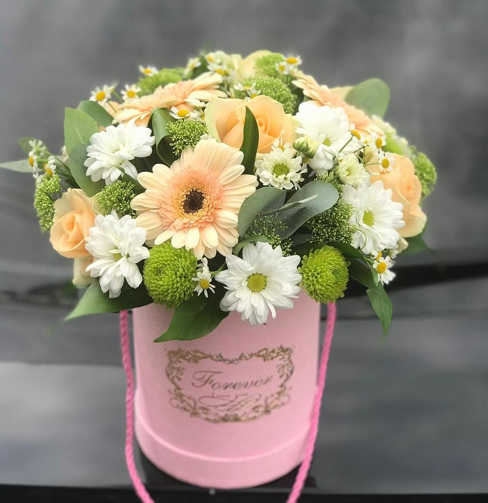 Цветочная композиция из Розы, Герберы и Хризантемы в шляпной коробке в Старая Ведуге