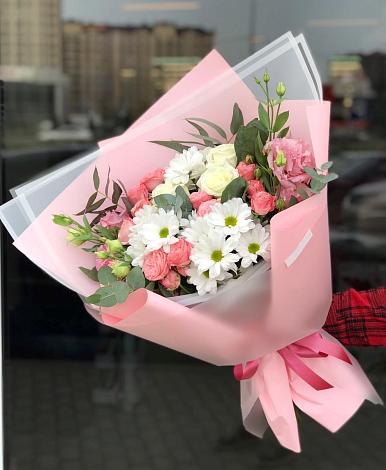 Букет цветов из: Розы, Лизиантусы и Хризантемы в Старая Ведуге