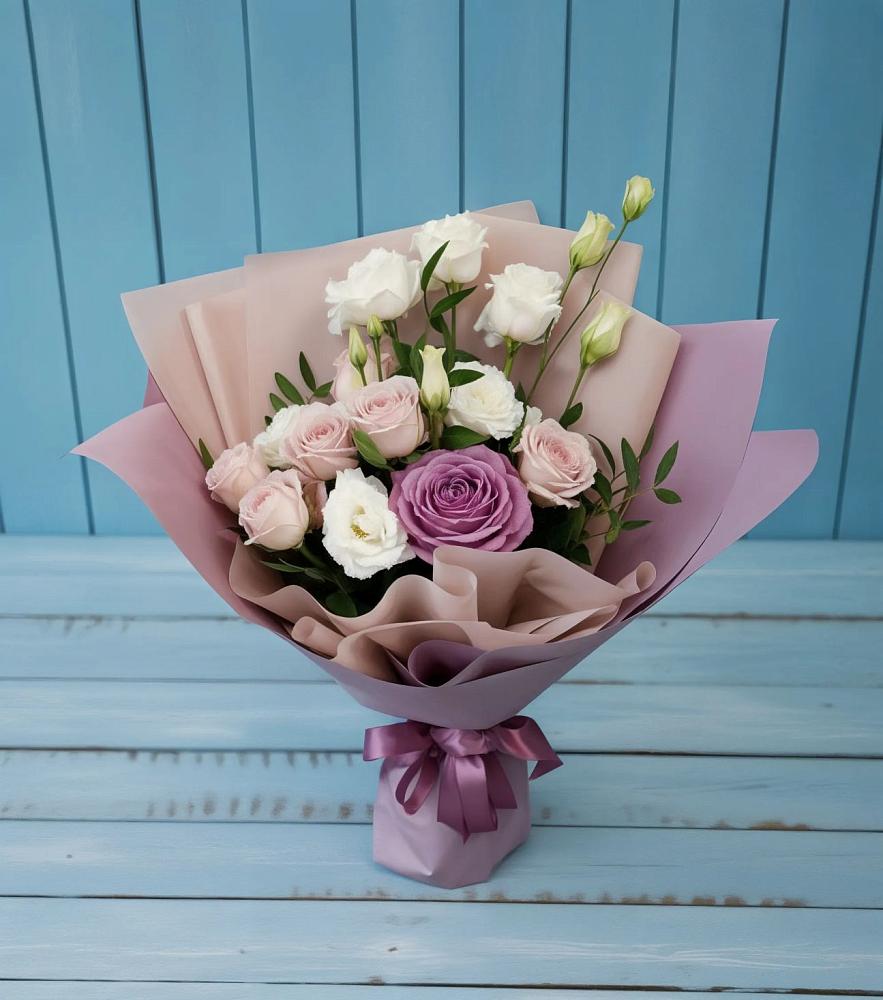 Букет цветов из: Розы и Лизиантусы в Старая Ведуге